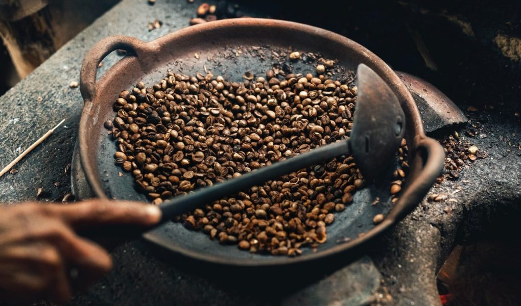 roasting coffee at home in a pan